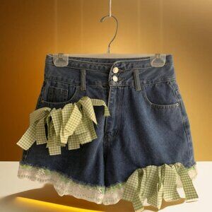 “Vintage Blue Denim Shorts: A One-of-a-Kind Find- Upcycling